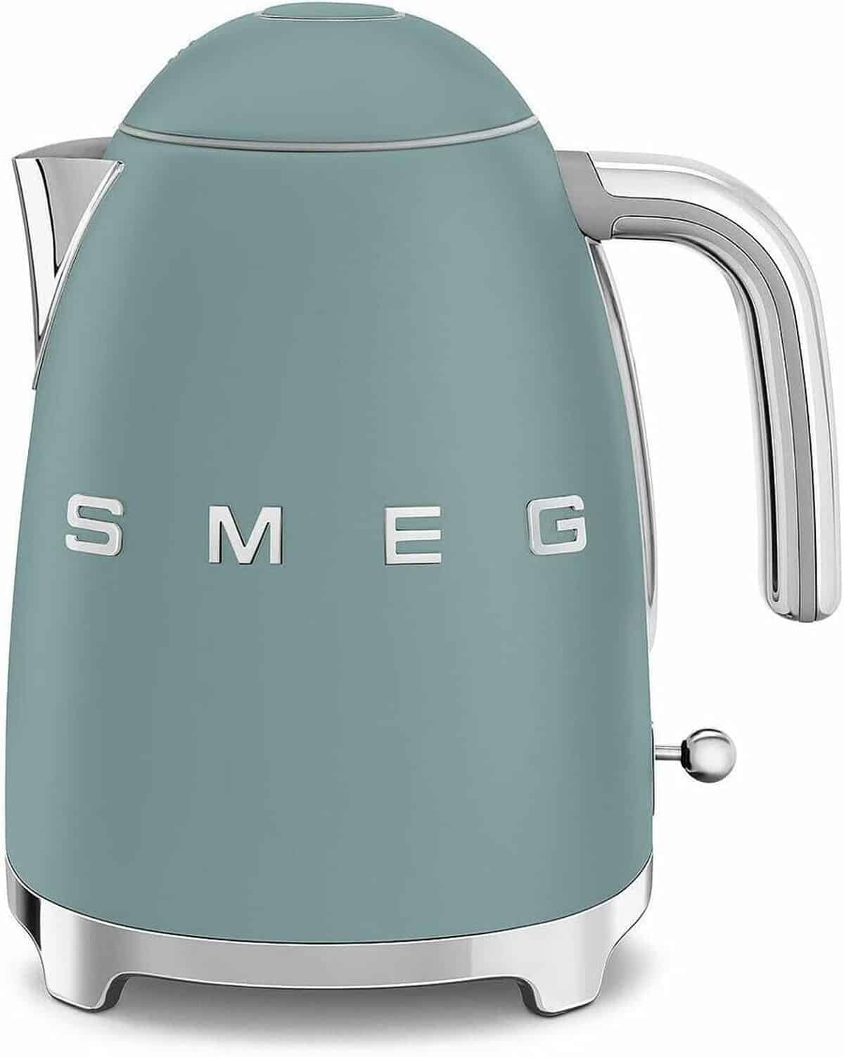 Test de la bouilloire sans fil Smeg KLF03EGMEU 2400w 1, 7l