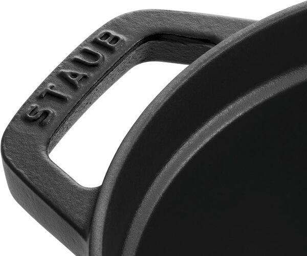 STAUB Cocotte en Fonte Émaillée avec Couvercle, Tous feux dont induction, 6 à 7 personnes, Ovale, 33 cm, 6,70 L, 8,2 kg, Noir Mat