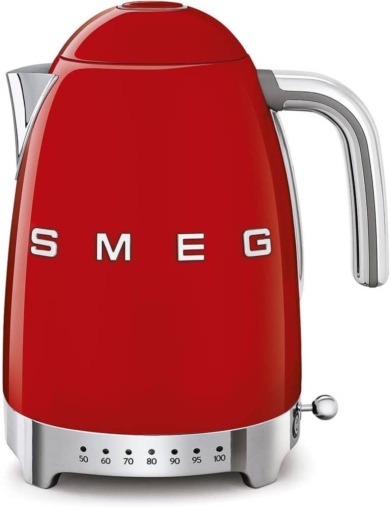 Test : bouilloire Smeg KLF04RDEU 2400W rouge