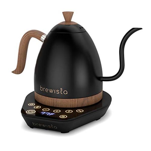 Découvrez notre test détaillé de la bouilloire Brewista Artisan Matte Black : caractéristiques, performances et pourquoi elle est l'incontournable des baristas professionnels.