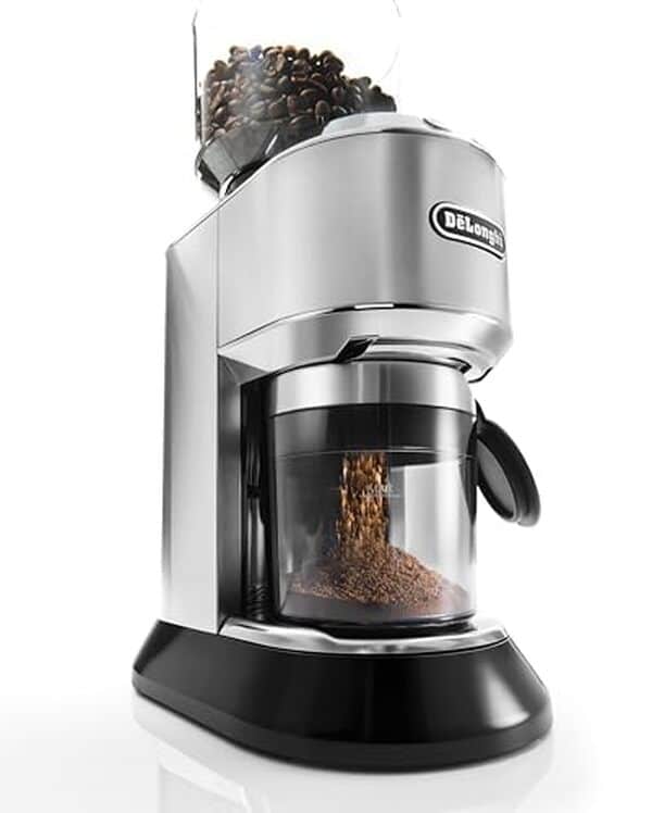 Découvrez notre test détaillé du moulin à café DeLonghi Dedica KG 521.M : performances, design et qualité de mouture pour les amateurs de café exigeants. 