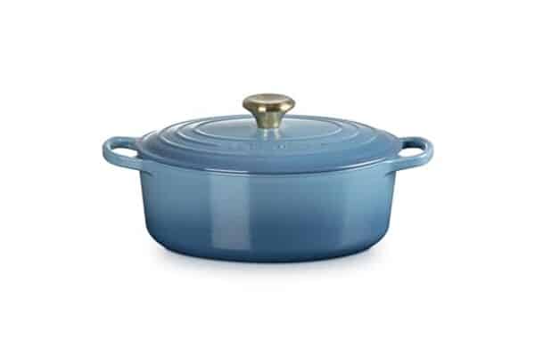 Découvrez notre test détaillé de la cocotte en fonte Le Creuset Signature Ø 27 cm : qualité, performances culinaires et verdict final pour cette référence incontournable. 
